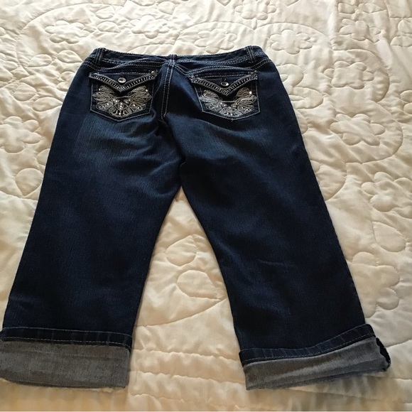 Capris - Picture 2 of 3